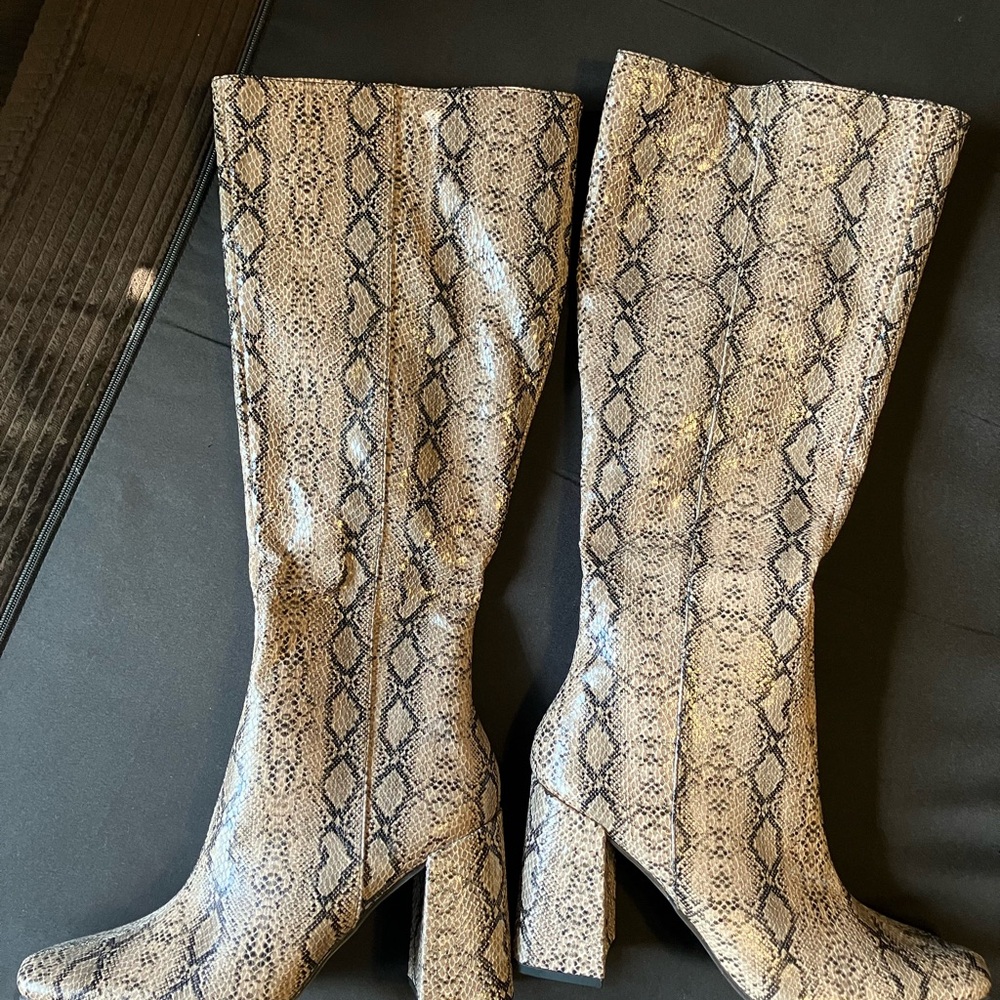 Snakeskin Pattern Knee-High Boots